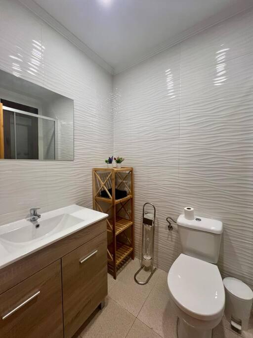 Vut Bajo Castillo Apartment *